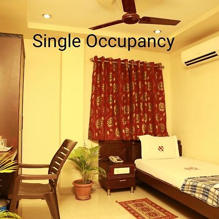 Hotel Sri Grands Rājahmundry 外观 照片