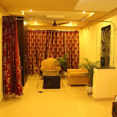 Hotel Sri Grands Rājahmundry 外观 照片