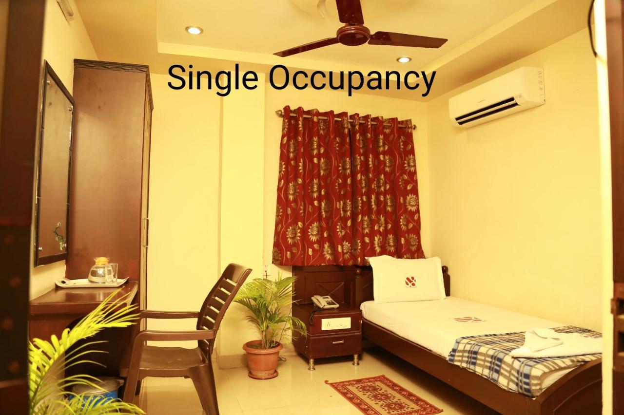 Hotel Sri Grands Rājahmundry 外观 照片